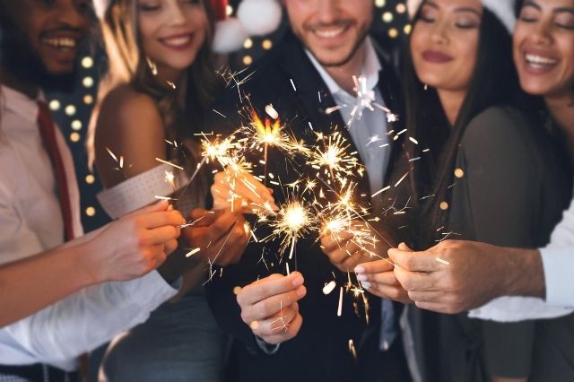 Best Ways To Celebrate New Year’s Eve With Friends