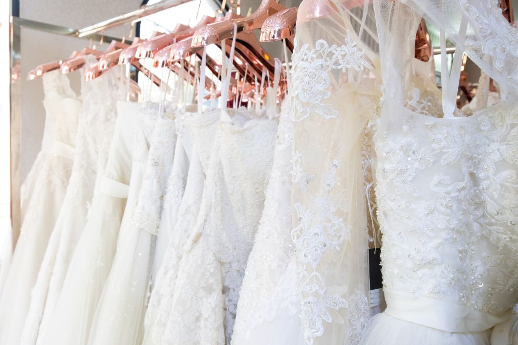 Tips for Choosing Your Dress-Shopping Entourage