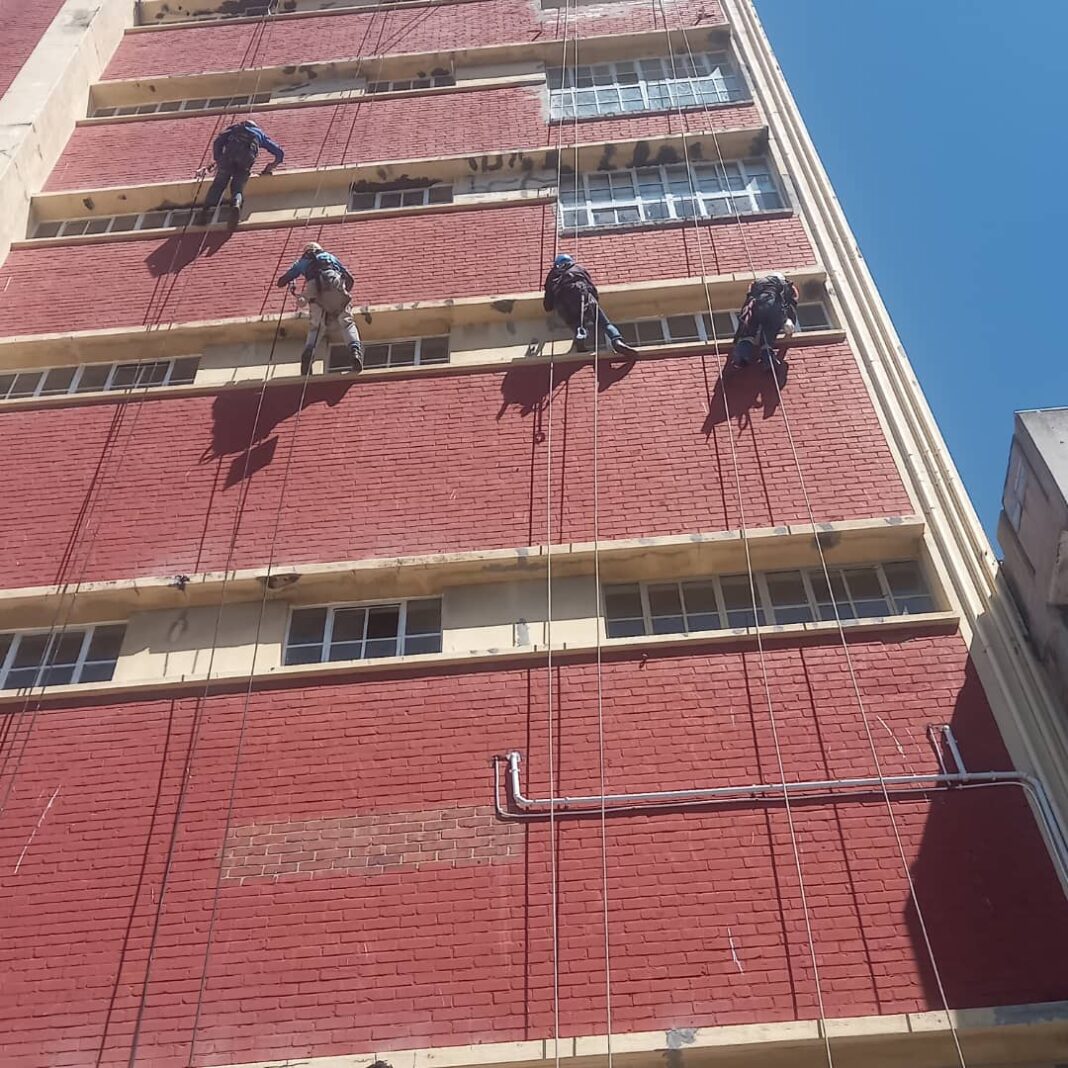 rope-access-4-BSyMedTN High-rise painting & maintenance