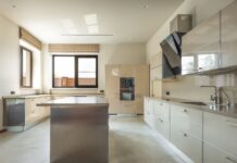 Why More Homeowners Choose to Respray Kitchen Cabinets in Dublin? Respray Kitchen Cabinets