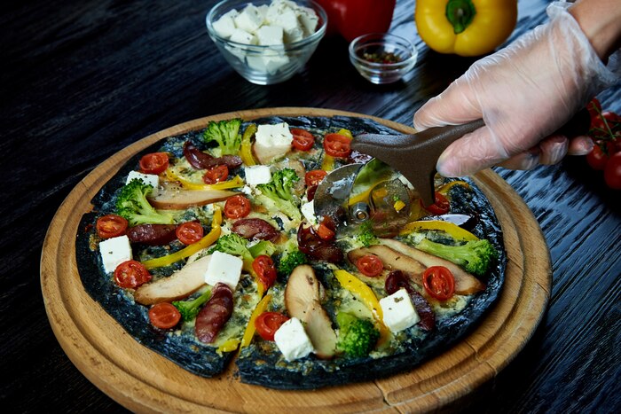 Insalata greca pizza in London