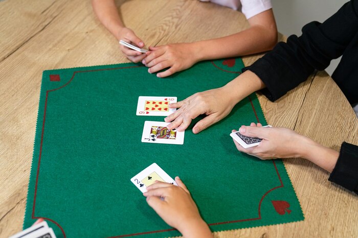 Card Games for Adults: Discover Easy Card Games on VPBET Site easy card games